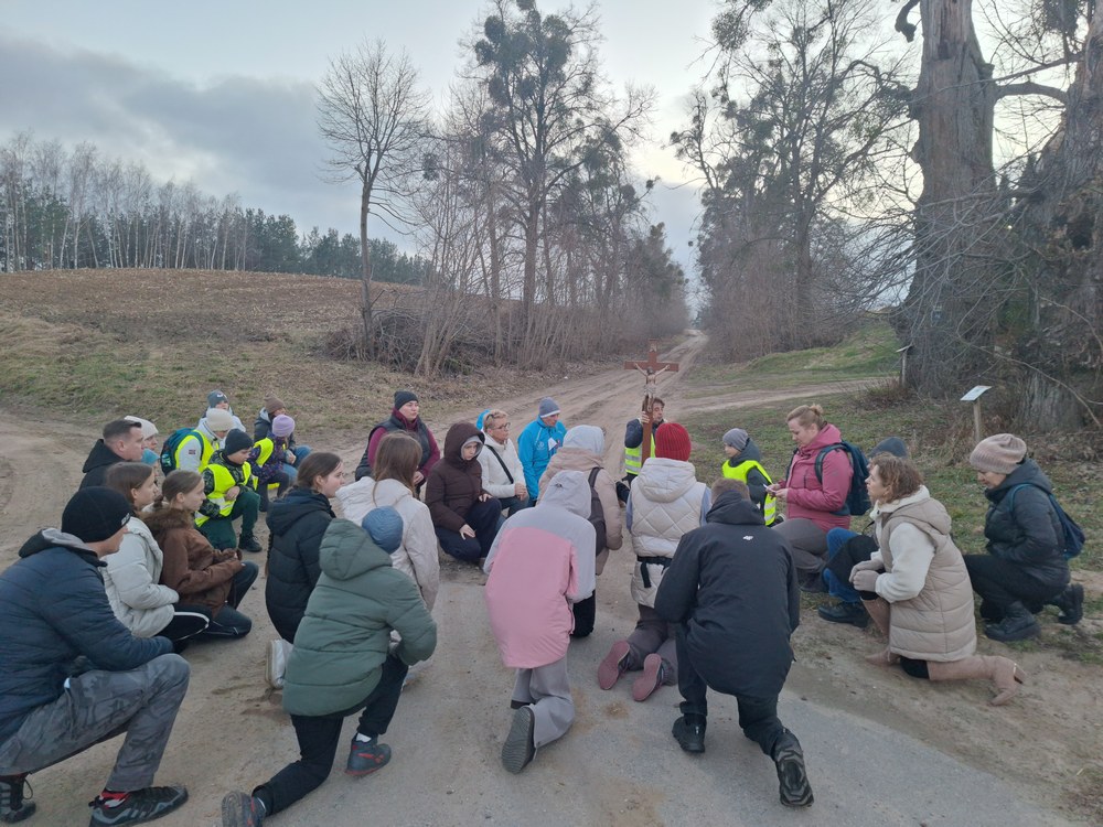 DROGA KRZYŻOWA W PLENERZE – PRZEJŚCIE Z KOŚCIOŁA W MSZANIE DO KAPLICY W MAŁKACH