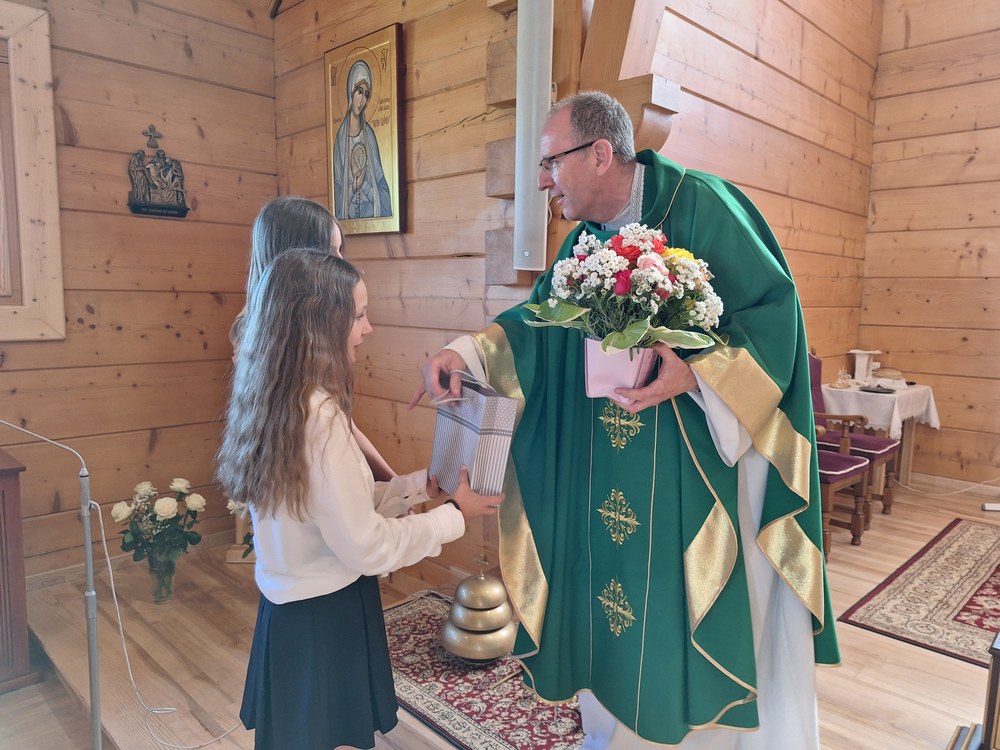 MSZA ŚW. NA ZAKOŃCZENIE ROKU SZKOLNEGO W KAPLICY W MAŁKACH